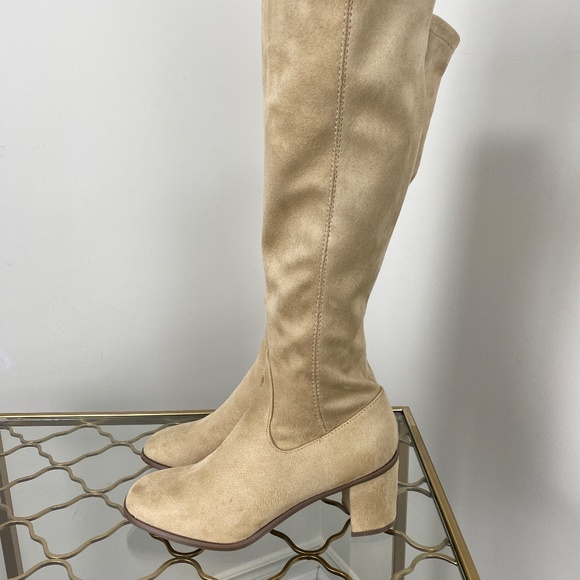 GROOVE Beige Faux Suede Go-Go Boots Stretch Boots Size 7.5, 2.75" Heel - Picture 6 of 11